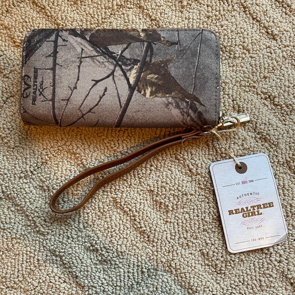 Realtree Girl Wallet - Picture 2 of 7